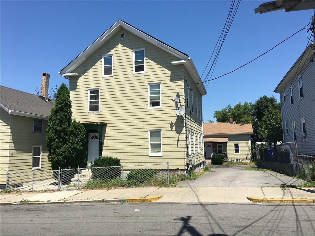 33 Cowden St, Central Falls, RI 02863